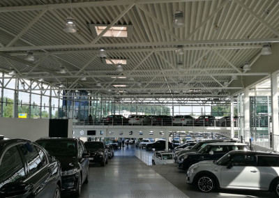 LED Pendelleuchte Aura Verkaufsraum Autohaus BMW