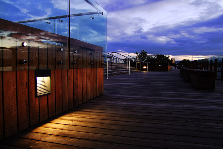 Pluto LED Wandleuchte für Rampen und Fassaden