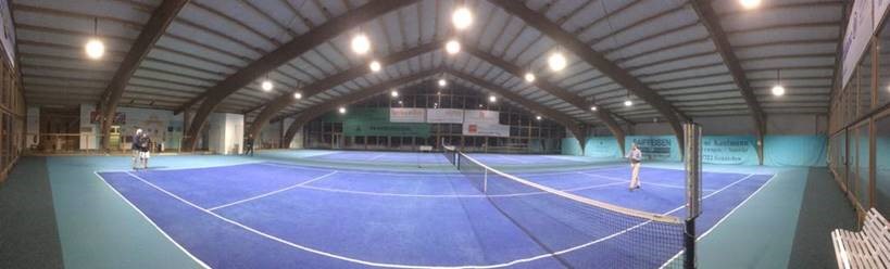 Tennishalle mit LED Fluter Maltos